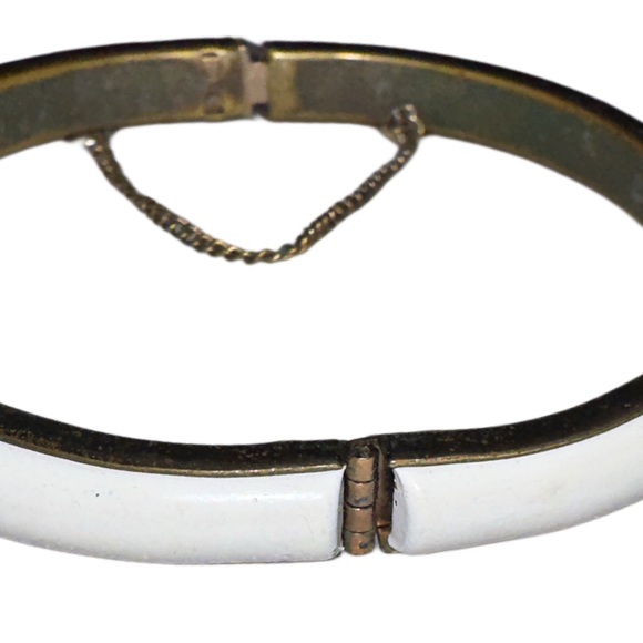 VTG- Citca 1960s Bone White Enamel on Antique Gold Bracelet w/ security chain - Picture 6 of 8